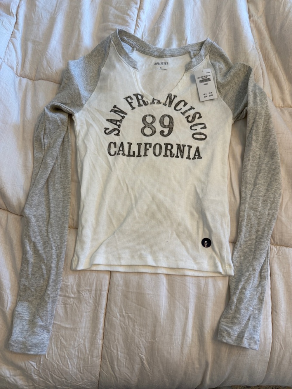 Hollister White & Light Gray San Francisco 89 Raglan Long Sleeve Tee
